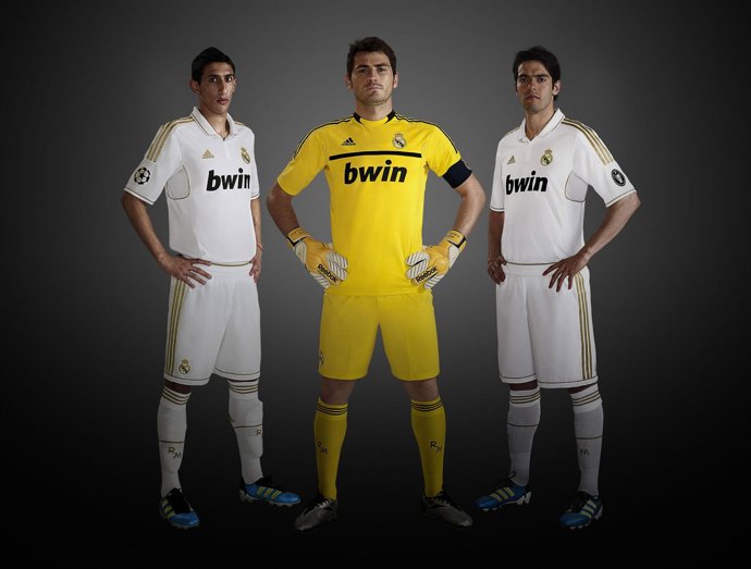 Casillas, Kaka Y Di Maria Con La Equipación Nueva De Real Madrid 