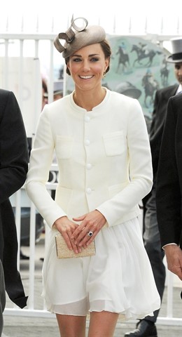 La Princesa Catalina En Las Carreras De Caballos