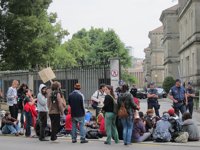 'Indignados' gallegos rechazan ante la Xunta la "indiferencia" de los políticos ante la situación socioeconómica