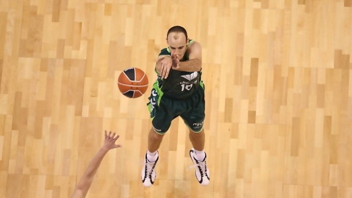 Carlos Jiménez, En Un Partido Con El Unicaja 