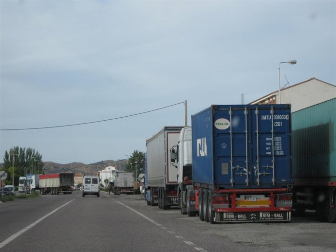 Los Transportistas, Afectados Por La Crisis Y Los Precios De Los Carburantes