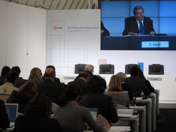 El consejero delegado de Enel, Fulvio Conti, en conferencia con analistas