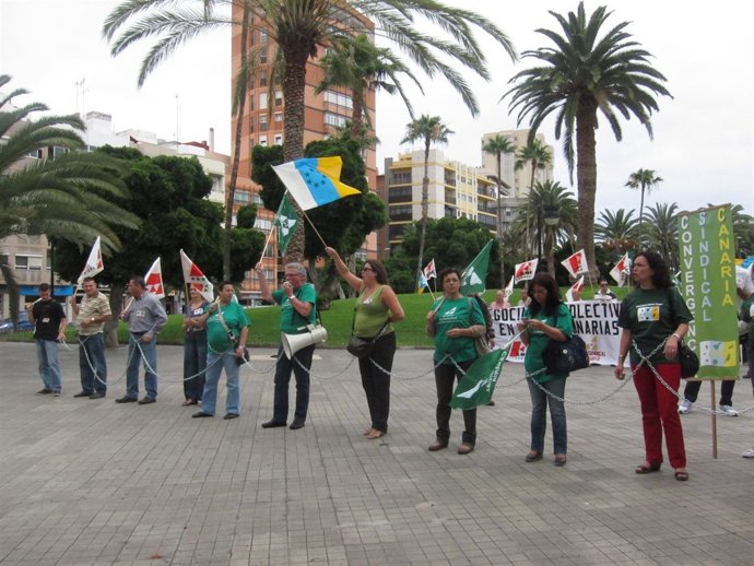 Representantes De Sindicatos Protestan Contra La Reforma Negociación Colectiva