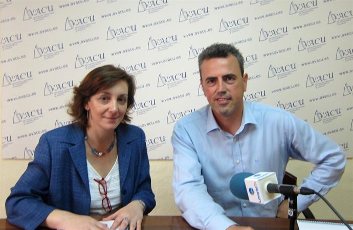 Presidente De AVACU, Fernando Móner Y Experta En Nutrición Montaña Cámara