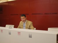 Conde Roa (PP) apuesta por aparcar el traspaso de poderes en Santiago