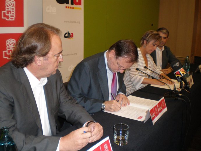 Pérez Anadón, Iglesias, Ibeas Y Juan Martín Durante La Firma Del Acuerdo