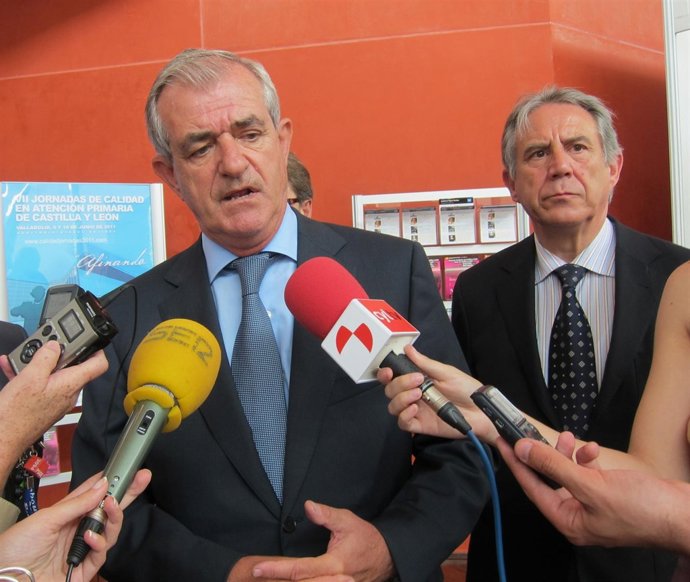 Álvarez Guisasola, Junto Al Gerente Regional De Sacyl, José Manuel Fontsaré