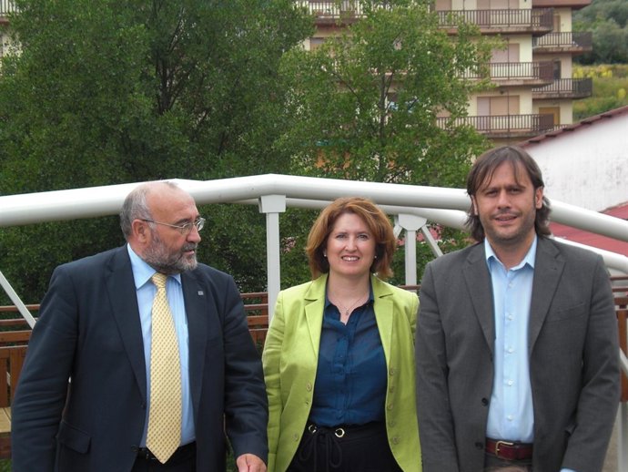 Las Autoridades, De Espaldas A La Pasarela.