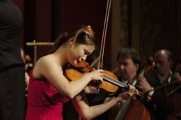 Violinista En El Concurso Internacional Pablo Sarasate. 