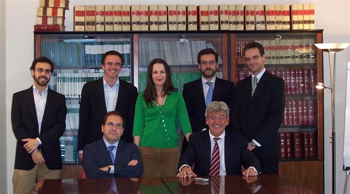 Grupo De Investigación Coordinado Por Manuel Rebollo