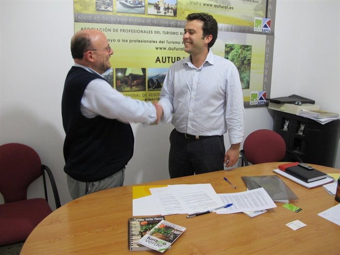 Firma Del Proyecto Para Impulsar Internet En Los Alojamientos De Turismo Rural