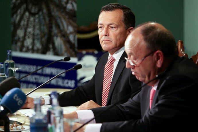 agustin hernandez interven na apertura do congreso de estructuras metalicas de g