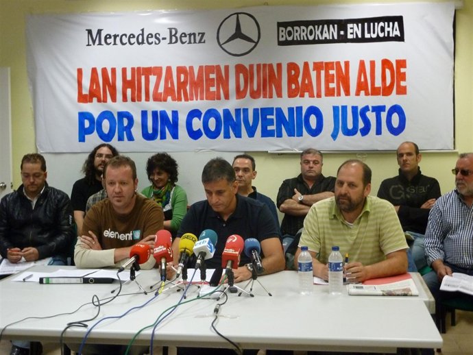 Portavoces Del Comité De Empresa De Mercedes Benz-Vitoria.