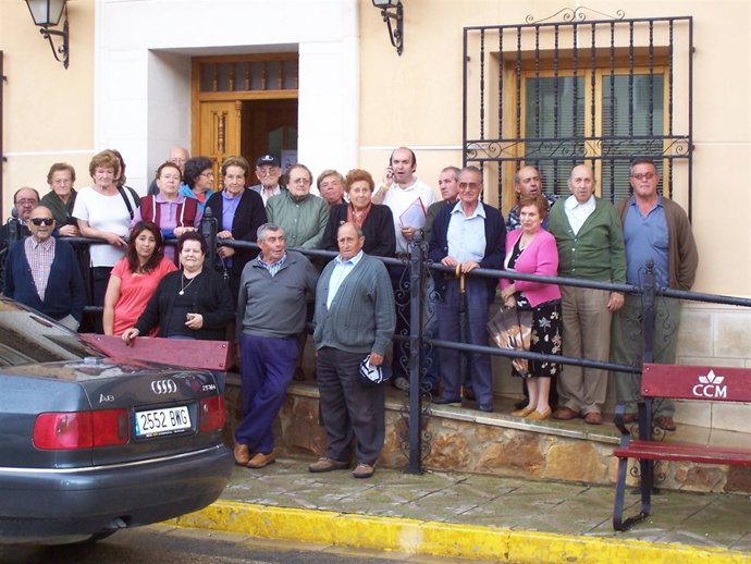 Vecinos Que Protestan Contra El Cierre