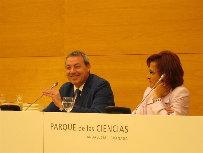 El Consejero De Educación, Francisco Álvarez De La Chica.