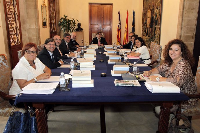 Antich Y Sus Consellers En El Consell De Govern