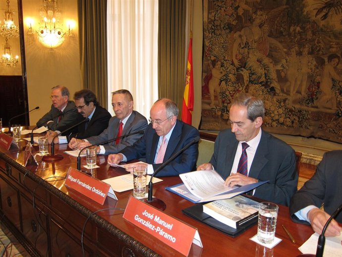 El Miembro Del BCE, José Manuel González-Páramo