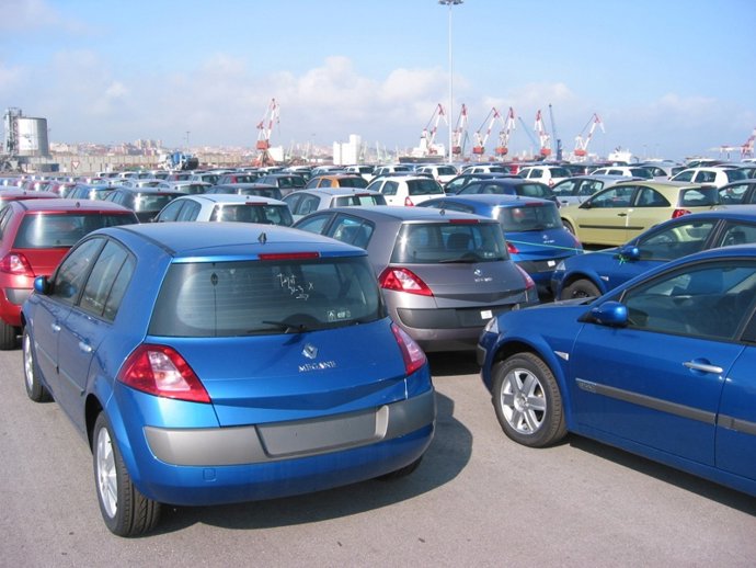 Vehículos En El Puerto De Santander