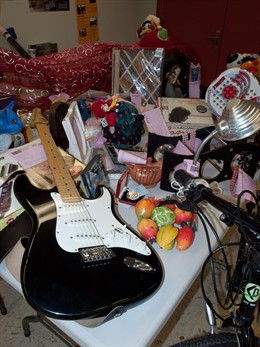 Objetos A Subastar En La Primera Edición De 'La Uva En Puja'