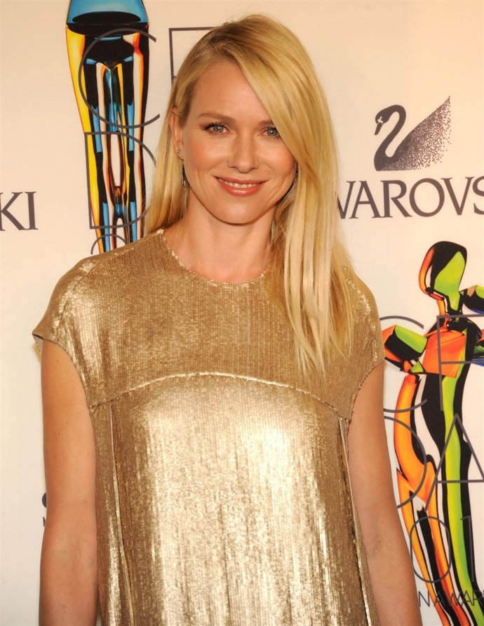 Naomi Watts Posando En Un Photocall
