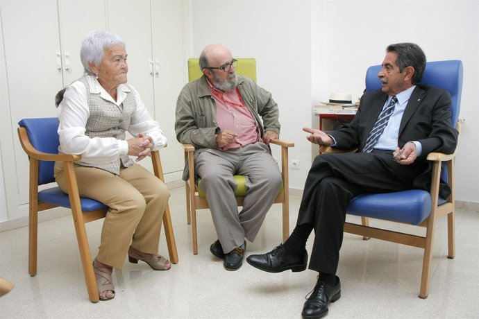 11:00.- Centro de Dependencia de Cueto. C/ Arribas, 38. Santander.El Presidente 