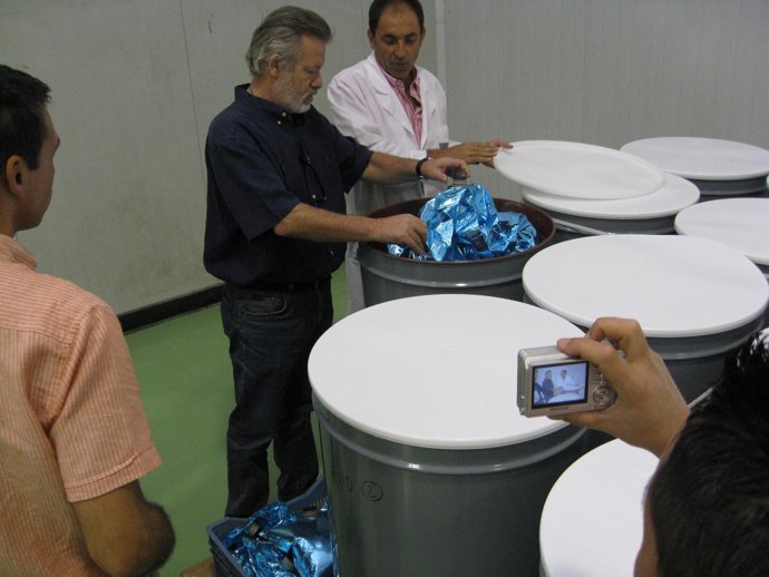 El Delegado De Agricultura De Almería, Juan Deus, Visita Una Planta De Conservas