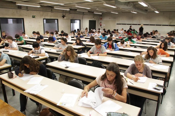 Imagen De Uno De Los Exámenes De La UPNA.