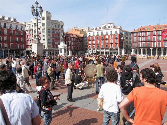 Cacerolada Organizada Por El Movimiento 15M