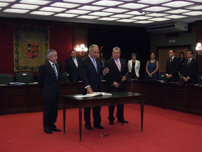 Parro, Durante La Investidura