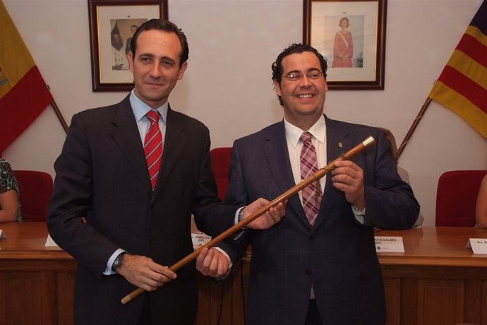 NOTA Y FOTOS ASISTENCIA BAUZÁ A CONSTITUCIÓN AYUNTAMIENTOS