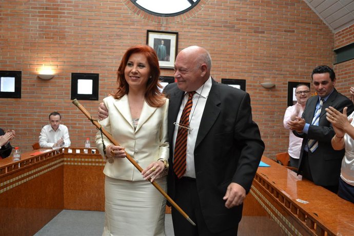 Jávega Recibe La Vara De Mando Del Ayuntamiento De Aldaia
