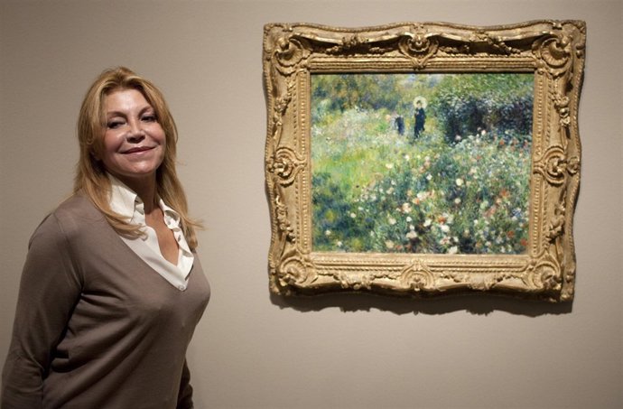 Tita Cervera Junto A Un Cuadro De Su Colección