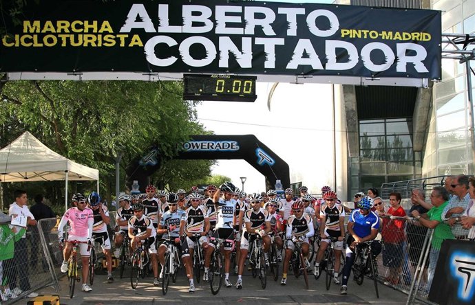 Alberto Contador En Su Marca Cicloturista De Pinto