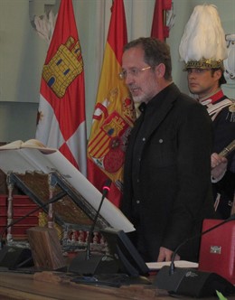El Portavoz De Izquierda Unida En El Ayuntamiento De Valladolid, Manuel Saravia