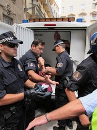 Los tres 'indignados' detenidos pasarán la noche en los calabozos de la Policía Local de Palma