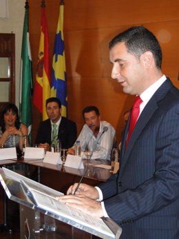 El Alcalde De Moguer, Gustavo Cuéllar, Toma Posesión De Su Cargo.
