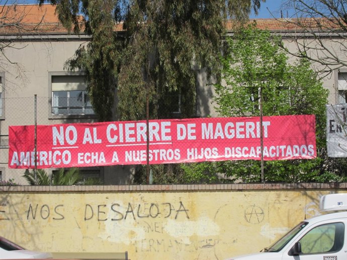 Cartel en el centro Magerit