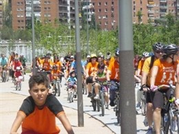 Marcha Ciclista Por Un IES En Arganzuela