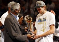 Baloncesto/NBA.- Dirk Nowitzki se corona como 'MVP' de la Final