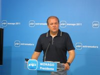 Monago urge a IU a decidir sobre la formación de Gobierno