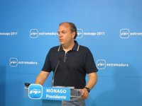 Monago enmarca en la "madurez democrática" los acuerdos alcanzados entre PP e IU en algunos ayuntamientos