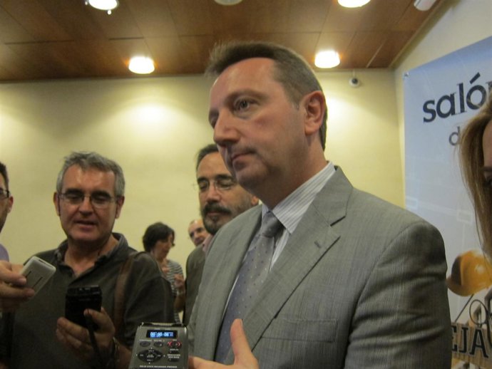 El Consejero De Empleo De Andalucía, Manuel Recio, Atiende A Los Medios En Jaén.