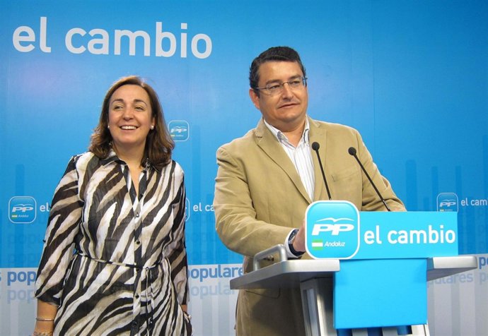 Antonio Sanz Y Ana María Corredera, Hoy En Rueda De Prensa