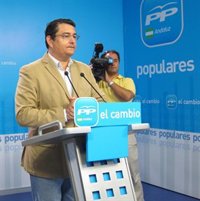 Sanz ve la legislatura "absolutamente acabada" y dice que el PP-A está preparado para afrontar las autonómicas