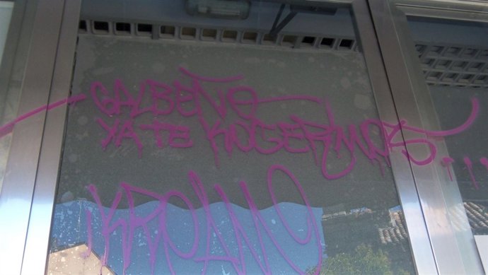 Pintadas En La Sede Del PP