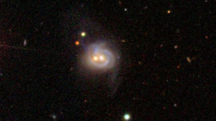 Galaxia Con Doble Agujero Negro