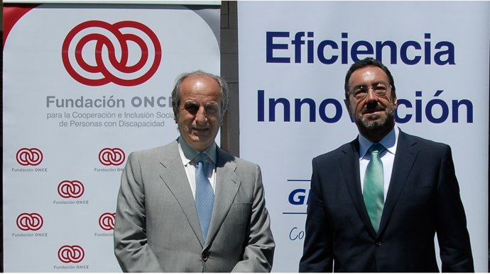 A La Izquierda Juan Manuel González Serna, Y A La Derecha, Miguel Carballeda 