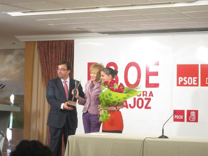 De La Vega Recoge El Premio  