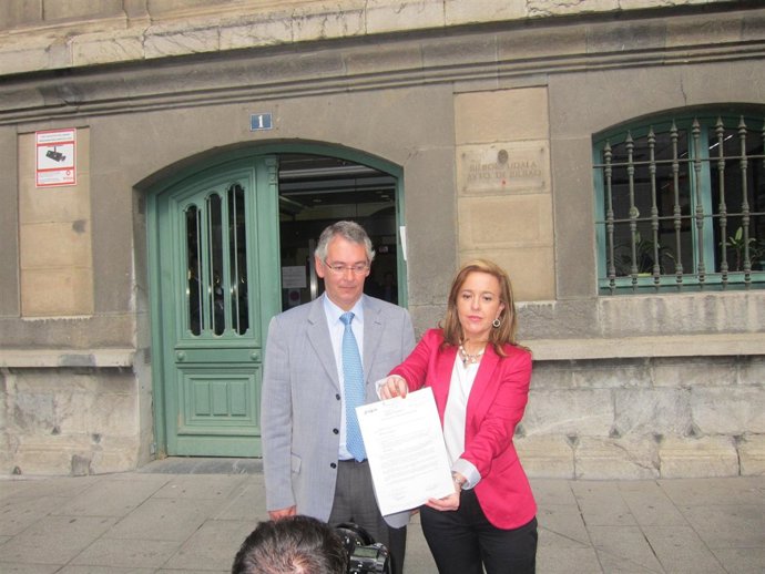 Cristina Ruiz Muestra La Moción Después De Registrarla