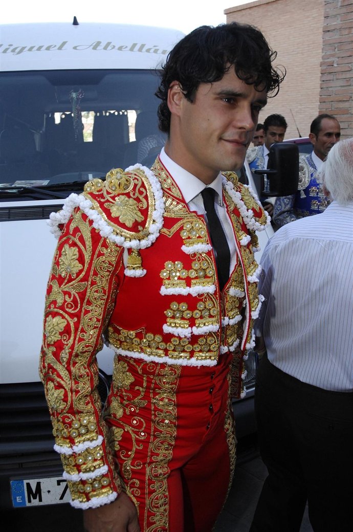 El Torero Miguel Abellán Entrando En La Plaza